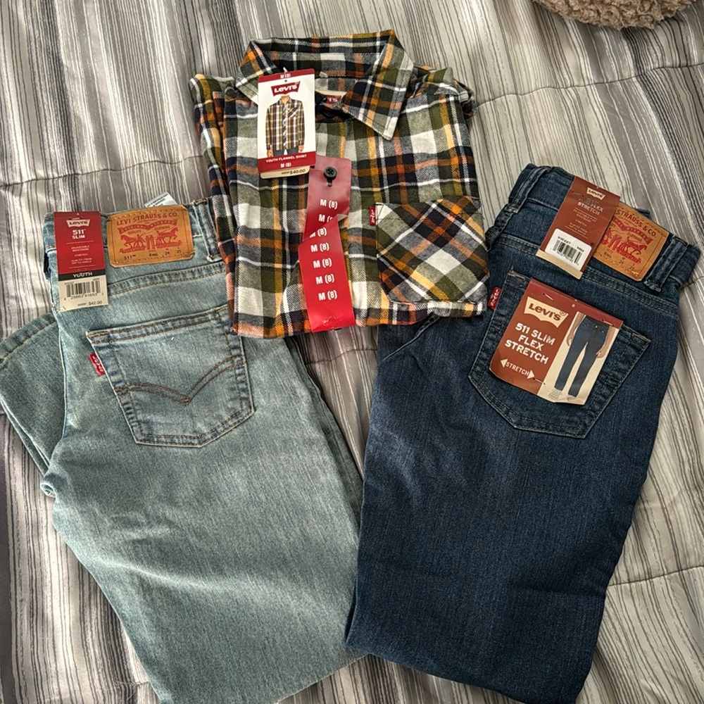 Nice Levi’s jeans and long sleeve shirt